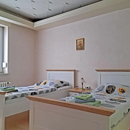 Margaretes Gaestehaus Am Rheinsteig بيت ضيافة Rheinbrohl